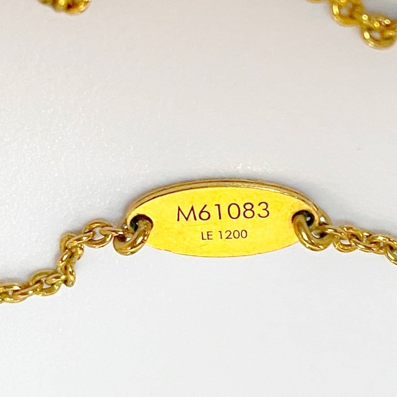 LOW START - LOUIS VUITTON Necklace Essential V Gold Plated Italy - Picture 8 of 10